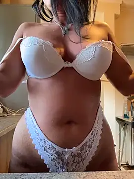 Hotmomcheckk  online show from June 27, 12:22 pm