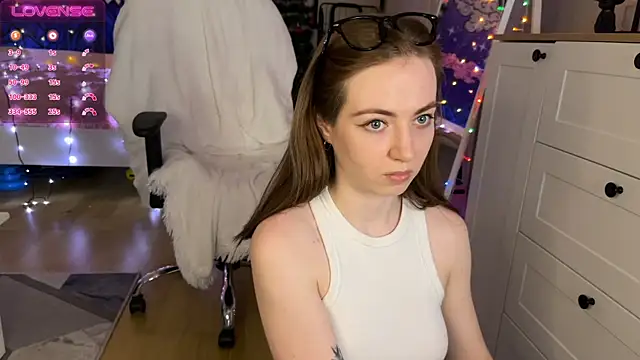 LinaWitch online show from December 13, 4:38 pm