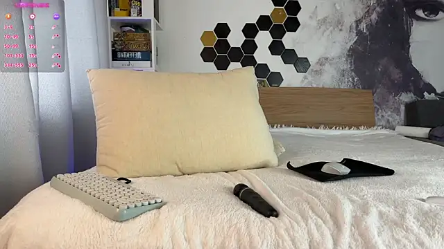 LinaWitch online show from March 23, 5:00 am