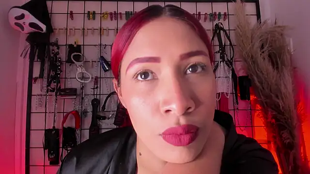 charrlotte quinn online show from December 15, 3:38 pm