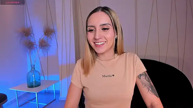 Snapshot of MollySundersX chatting on December 17, 8:15 pm MollySundersX online show from December 17, 8:15 pm