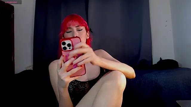 Snapshot of lanaturner_ chatting on December 5, 11:40 pm lanaturner online show from December 5, 11:40 pm