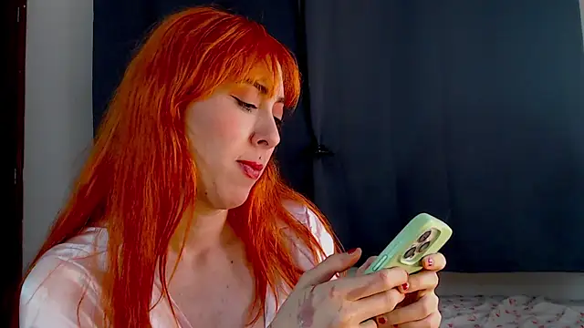 Snapshot of lanaturner_ chatting on December 19, 7:18 am lanaturner online show from December 19, 7:18 am