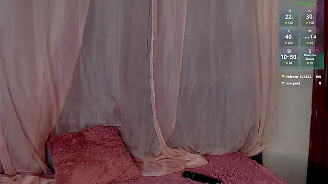 Snapshot of lanaturner_ chatting on March 16, 2:10 am lanaturner online show from March 16, 2:10 am