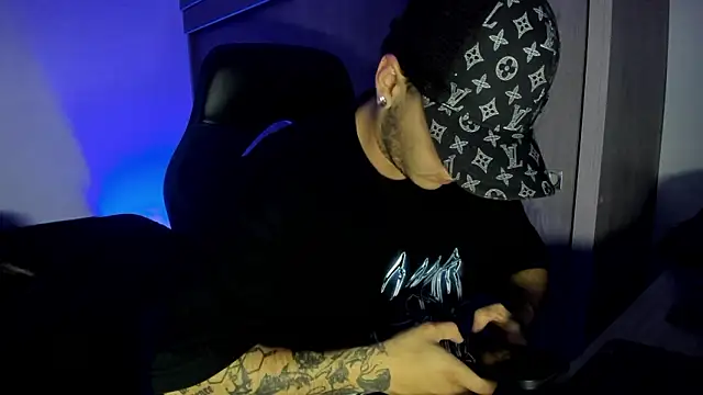 male pussy online show from January 16, 4:49 am