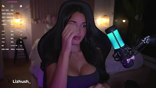 Snapshot of Lizhush_ chatting on February 18, 4:37 pm Lizhush  online show from February 18, 4:37 pm