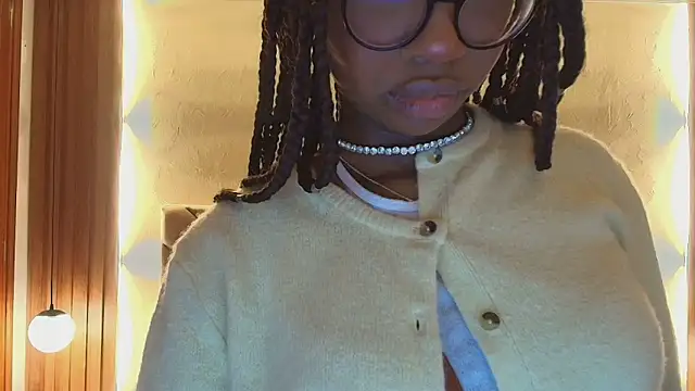 Snapshot of Raquel_jones chatting on June 30, 12:06 pm Raquel jones online show from June 30, 12:06 pm