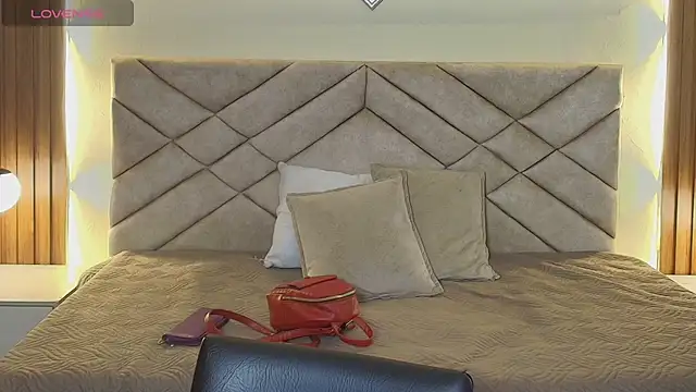 Snapshot of Raquel_jones chatting on July 14, 12:11 pm Raquel jones online show from July 14, 12:11 pm