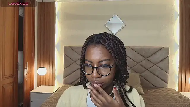 Snapshot of Raquel_jones chatting on July 15, 12:21 pm Raquel jones online show from July 15, 12:21 pm
