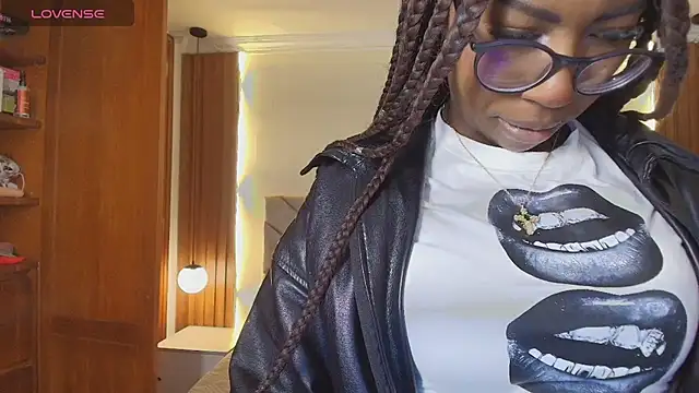 Snapshot of Raquel_jones chatting on July 17, 12:12 pm Raquel jones online show from July 17, 12:12 pm