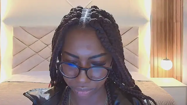 Snapshot of Raquel_jones chatting on August 5, 12:19 pm Raquel jones online show from August 5, 12:19 pm
