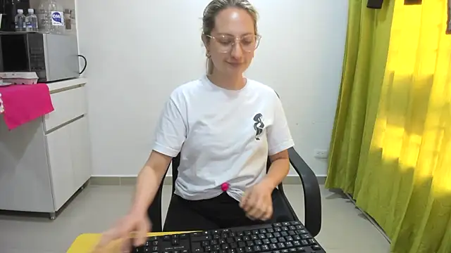 Adele johnsonn1 online show from January 17, 6:02 pm