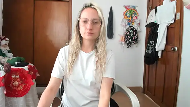 Adele johnsonn1 online show from December 4, 3:21 pm