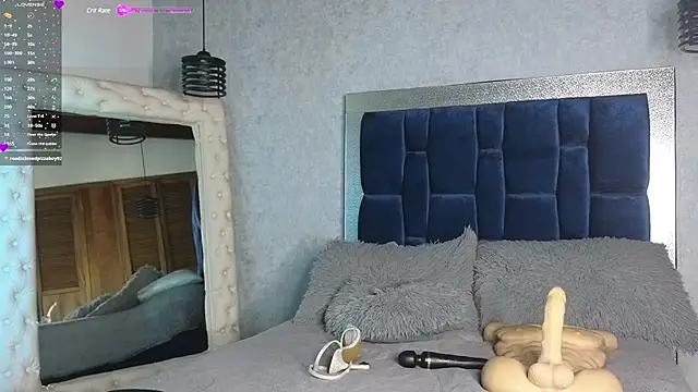 SaraWilliamss  online show from December 12, 1:06 pm