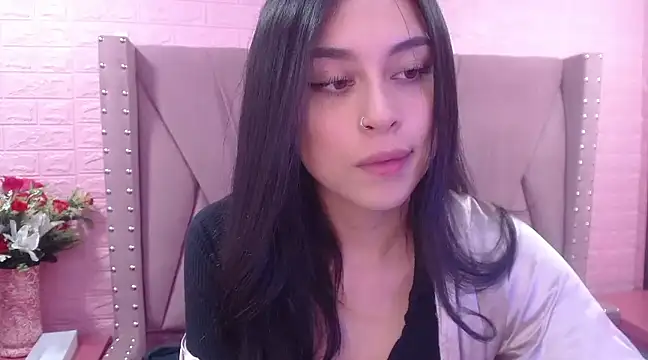 Snapshot of MelodySweett chatting on December 18, 7:15 am MelodySweett online show from December 18, 7:15 am