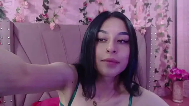 Snapshot of MelodySweett chatting on January 11, 3:02 am MelodySweett online show from January 11, 3:02 am