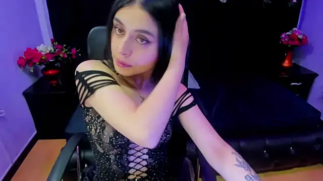 Snapshot of MelodySweett chatting on February 12, 2:45 am MelodySweett online show from February 12, 2:45 am