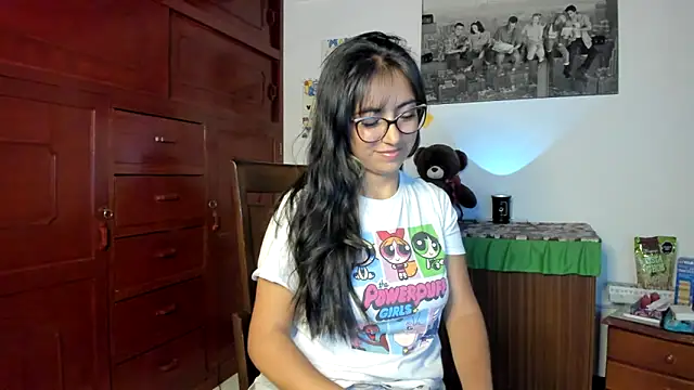 Snapshot of Isabellaa22_1 chatting on January 3, 11:44 pm Isabellaa22 1 online show from January 3, 11:44 pm