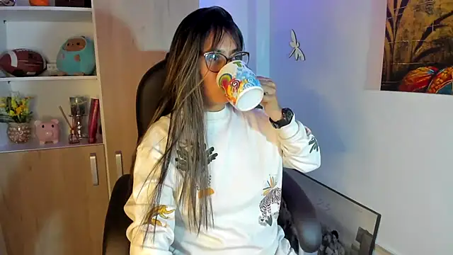 Snapshot of Isabellaa22_1 chatting on September 18, 11:51 pm Isabellaa22 1 online show from September 18, 11:51 pm