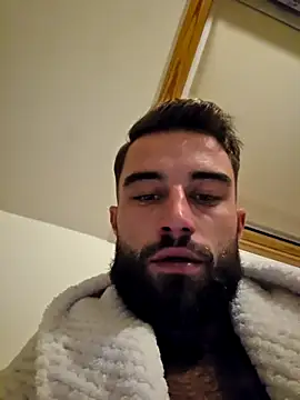 Snapshot of Vekie_007 chatting on October 18, 8:42 pm Vekie 007 online show from October 18, 8:42 pm