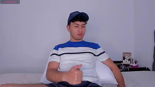 Snapshot of Valerio_James7 chatting on January 14, 10:34 pm Valerio James7 online show from January 14, 10:34 pm