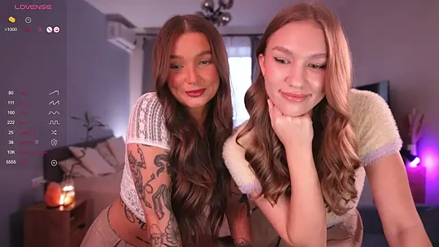 Snapshot of Shadowladyy chatting on October 3, 2:25 pm Shadowladyy online show from October 3, 2:25 pm