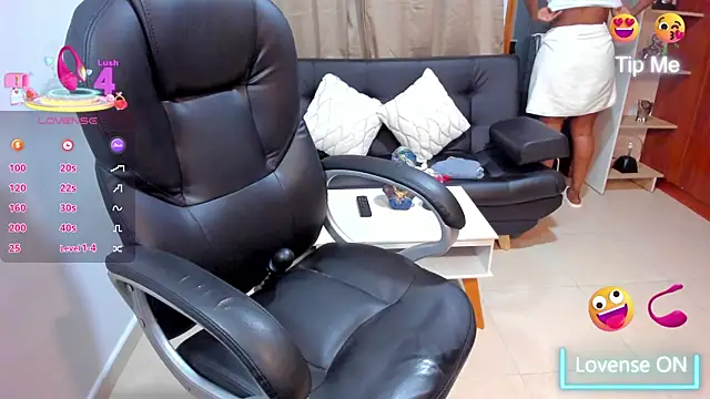 Snapshot of Alison_Lemos chatting on May 22, 10:10 am Alison Lemos online show from May 22, 10:10 am