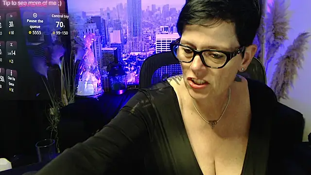 ninarandmann online show from June 10, 2:38 pm