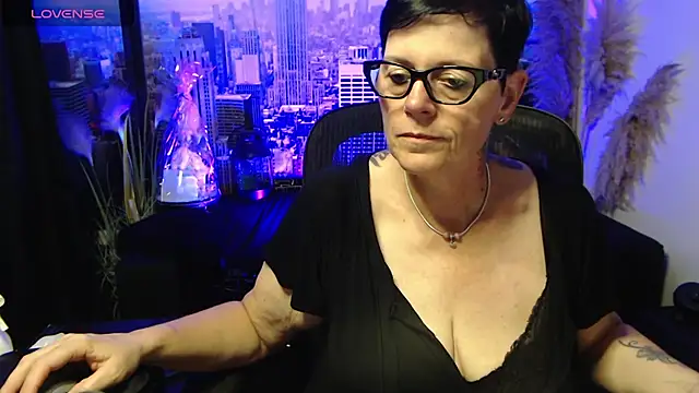 Snapshot of ninarandmann chatting on June 26, 5:39 pm ninarandmann online show from June 26, 5:39 pm