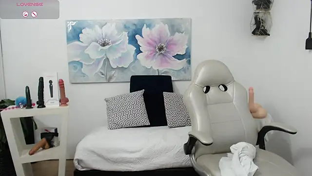 mom hot   online show from March 9, 11:46 pm