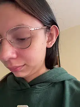 Snapshot of Bonniepark chatting on November 6, 12:39 pm Bonniepark online show from November 6, 12:39 pm