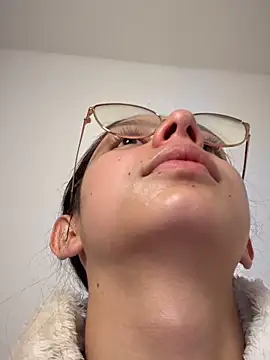 Snapshot of Bonniepark chatting on November 14, 10:25 am Bonniepark online show from November 14, 10:25 am