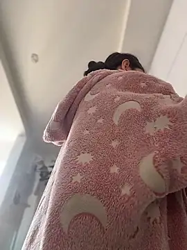 Snapshot of Bonniepark chatting on November 30, 1:04 pm Bonniepark online show from November 30, 1:04 pm