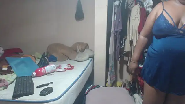 Snapshot of lorenxtaylor chatting on April 4, 4:55 am lorenxtaylor online show from April 4, 4:55 am