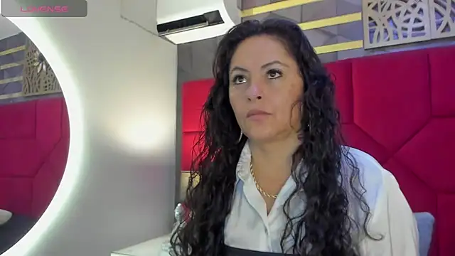 Snapshot of hanny_milf chatting on March 1, 11:39 am hanny milf online show from March 1, 11:39 am