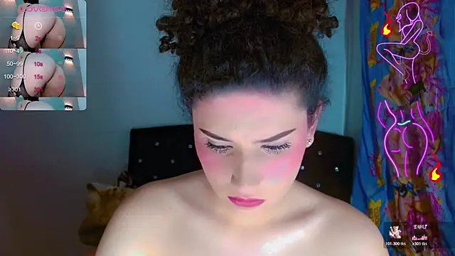 Snapshot of DoveCameron_ chatting on October 31, 9:27 pm DoveCameron online show from October 31, 9:27 pm