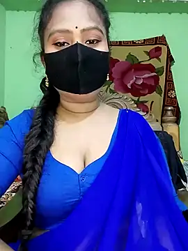 Idhika Paul online show from February 24, 7:09 pm