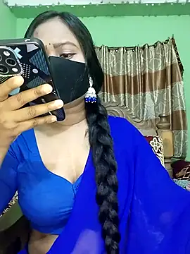 Idhika Paul online show from March 14, 6:18 pm