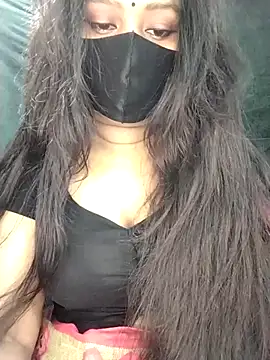 Idhika Paul online show from November 10, 6:18 pm