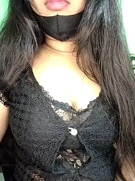 Idhika Paul online show from February 19, 4:14 pm