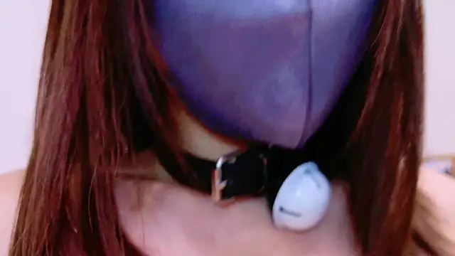 Snapshot of Yui-Ch chatting on December 4, 2:37 pm Yui-Ch online show from December 4, 2:37 pm