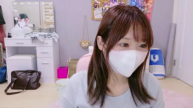 Snapshot of Yui-Ch chatting on September 8, 2:27 pm Yui-Ch online show from September 8, 2:27 pm