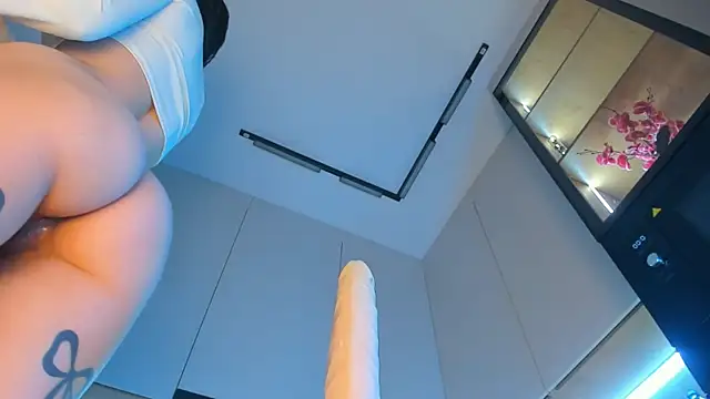 Snapshot of maakimo chatting on November 15, 5:16 am maakimo online show from November 15, 5:16 am