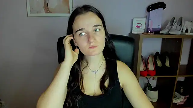 Snapshot of KateDelight chatting on November 2, 7:44 am KateDelight online show from November 2, 7:44 am