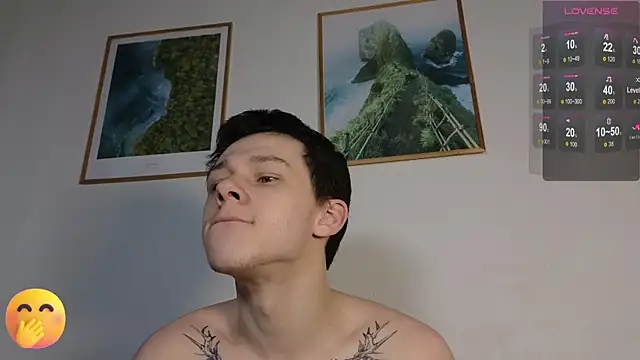 Snapshot of R1mmo__ chatting on March 19, 5:41 am R1mmo online show from March 19, 5:41 am