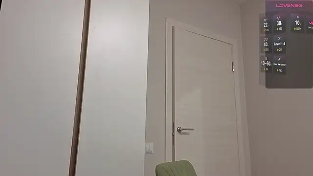 Snapshot of R1mmo__ chatting on September 16, 7:48 pm R1mmo online show from September 16, 7:48 pm