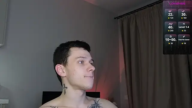 Snapshot of R1mmo__ chatting on November 15, 4:47 pm R1mmo online show from November 15, 4:47 pm