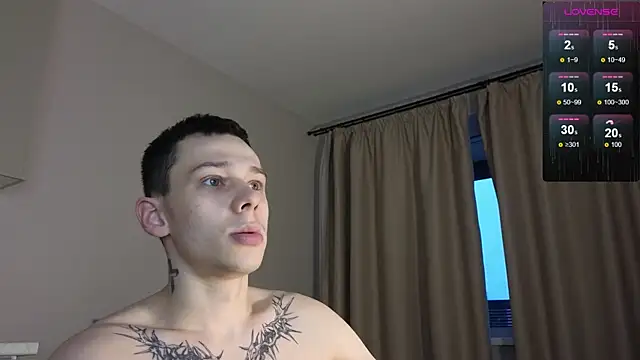 Snapshot of R1mmo__ chatting on December 16, 8:08 am R1mmo online show from December 16, 8:08 am