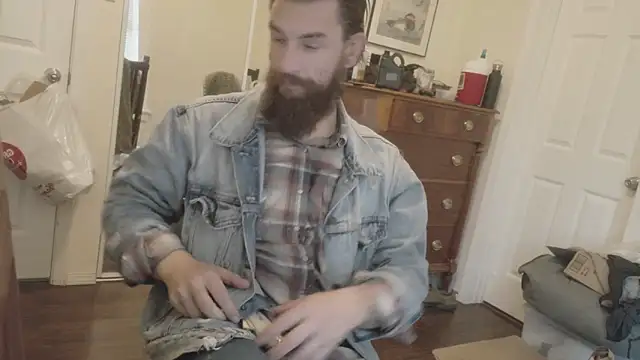 Snapshot of Armyexhibitionistvet chatting on September 16, 2:01 am Armyexhibitionistvet online show from September 16, 2:01 am