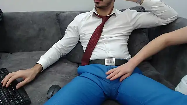 Naughtb0y online show from December 16, 7:19 pm